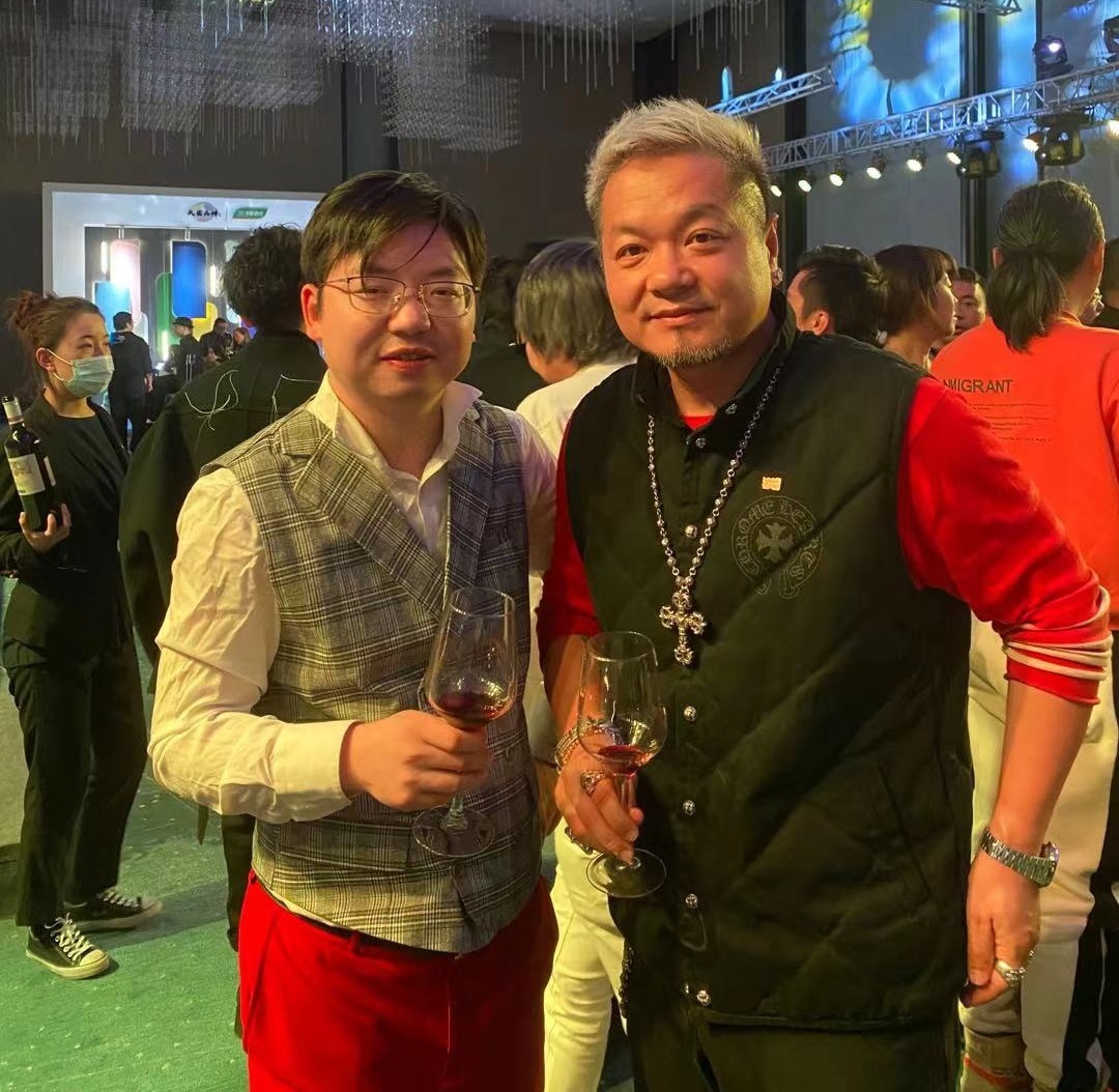 Photo of Mr. Lei Yuming and Mr. Dai Kun
