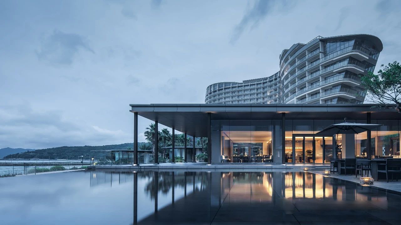 Visual design of the front entrance of intercontinental Resort