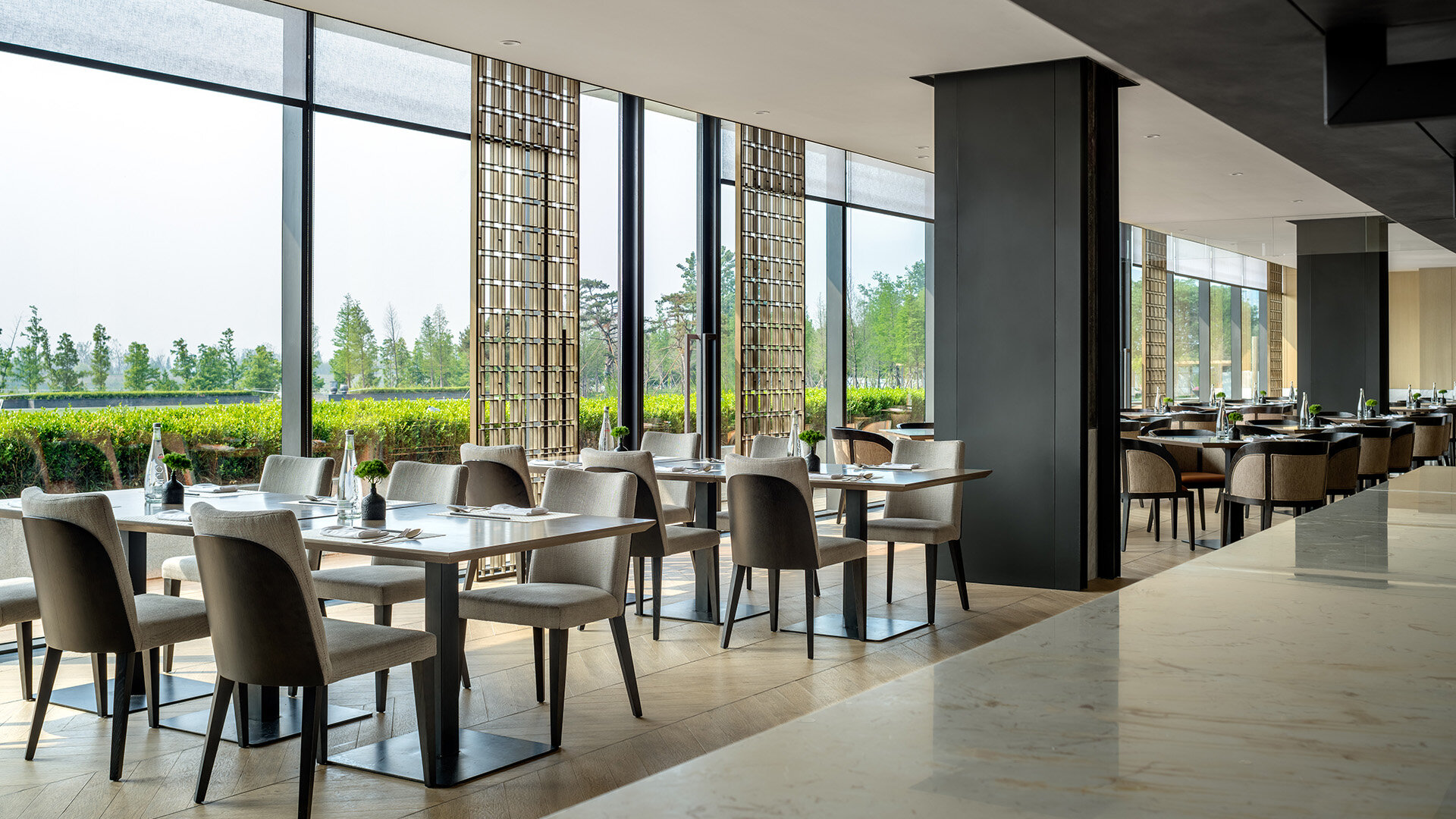 All day dining room design of Nanjing Business Hotel