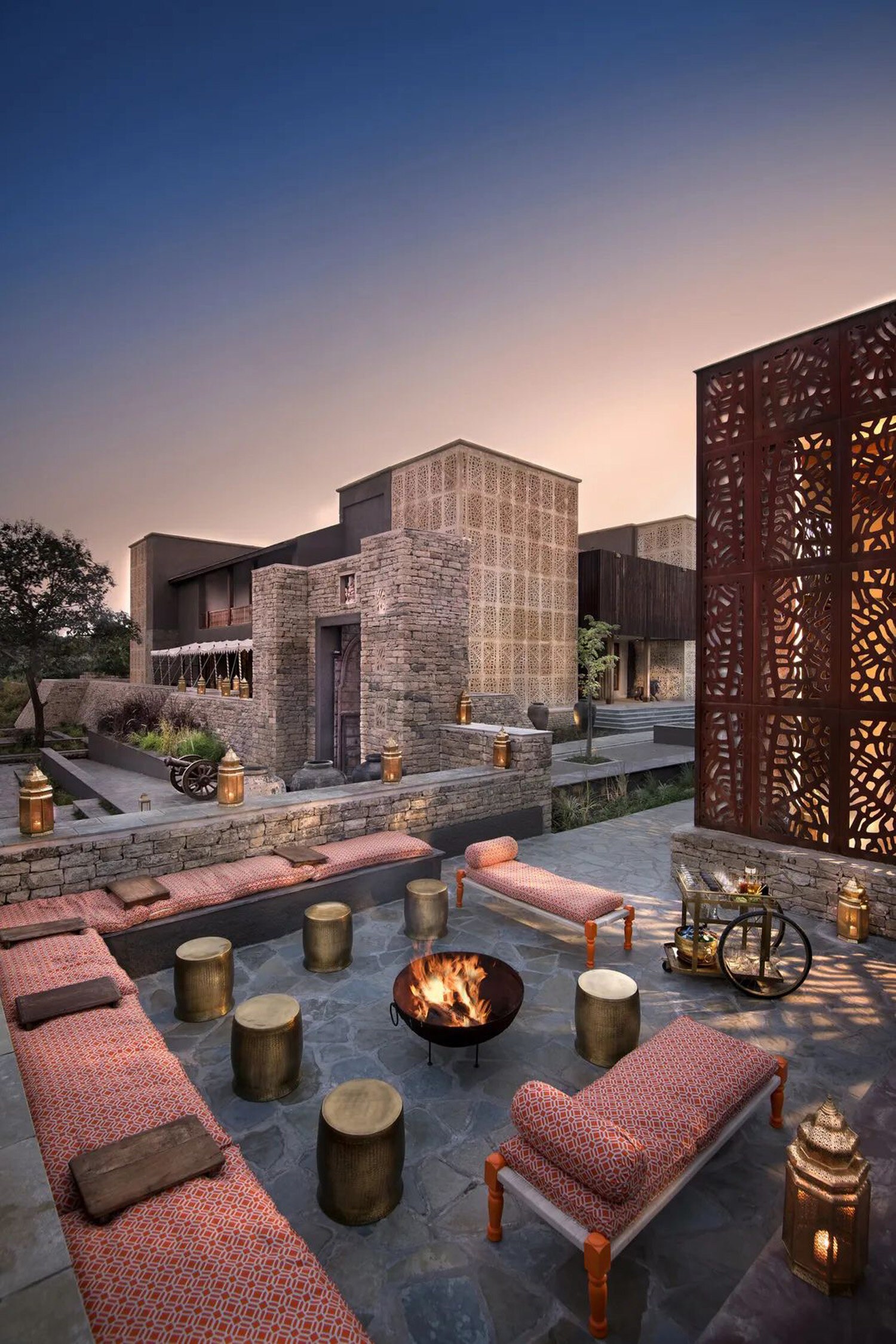Outdoor reconstruction design of Resort Hotel