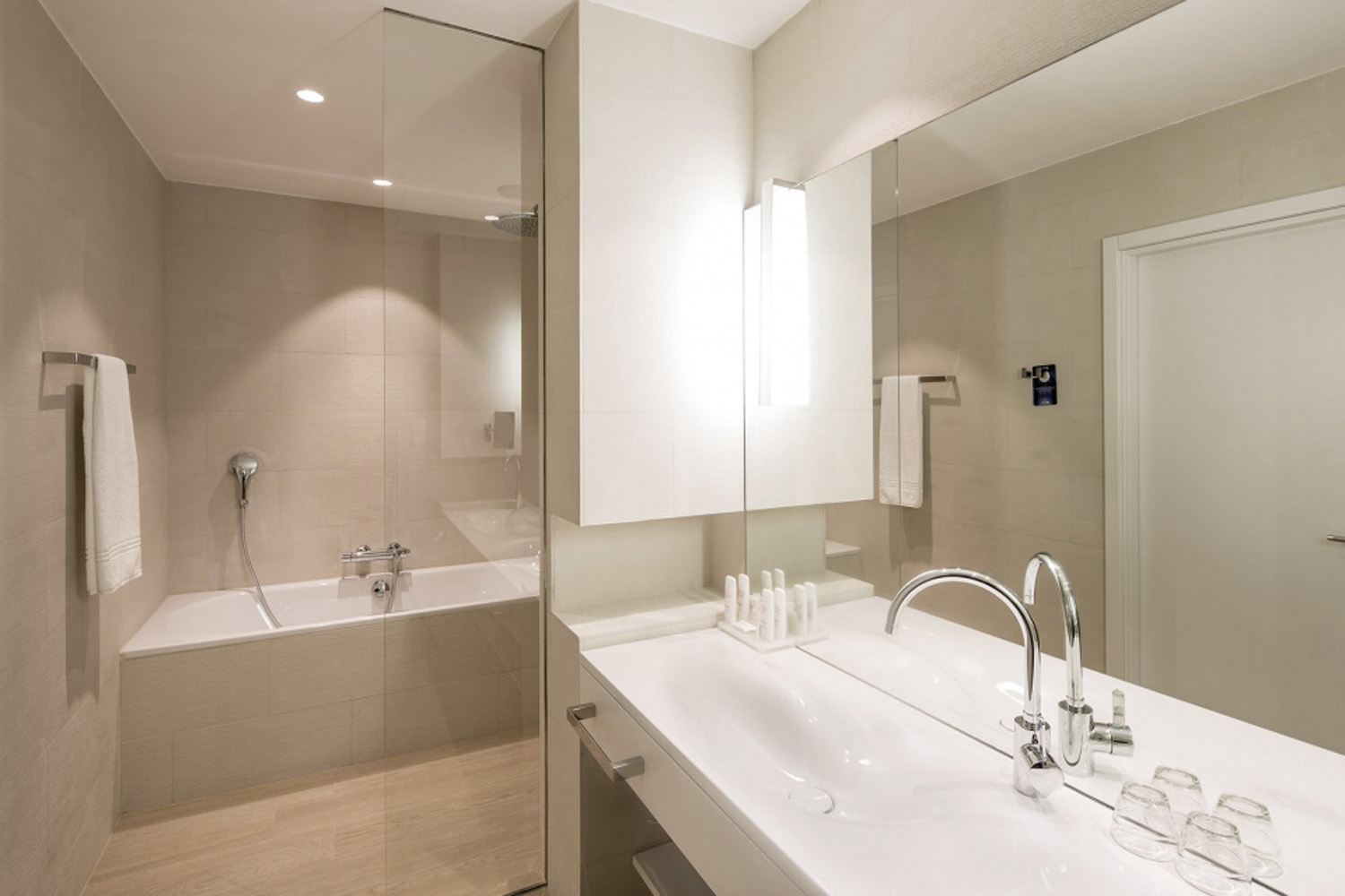 Hotel room bathroom design